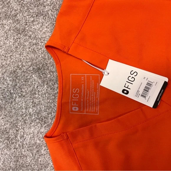 FIGS Women’s Orange Scrub Set - Picture 2 of 6